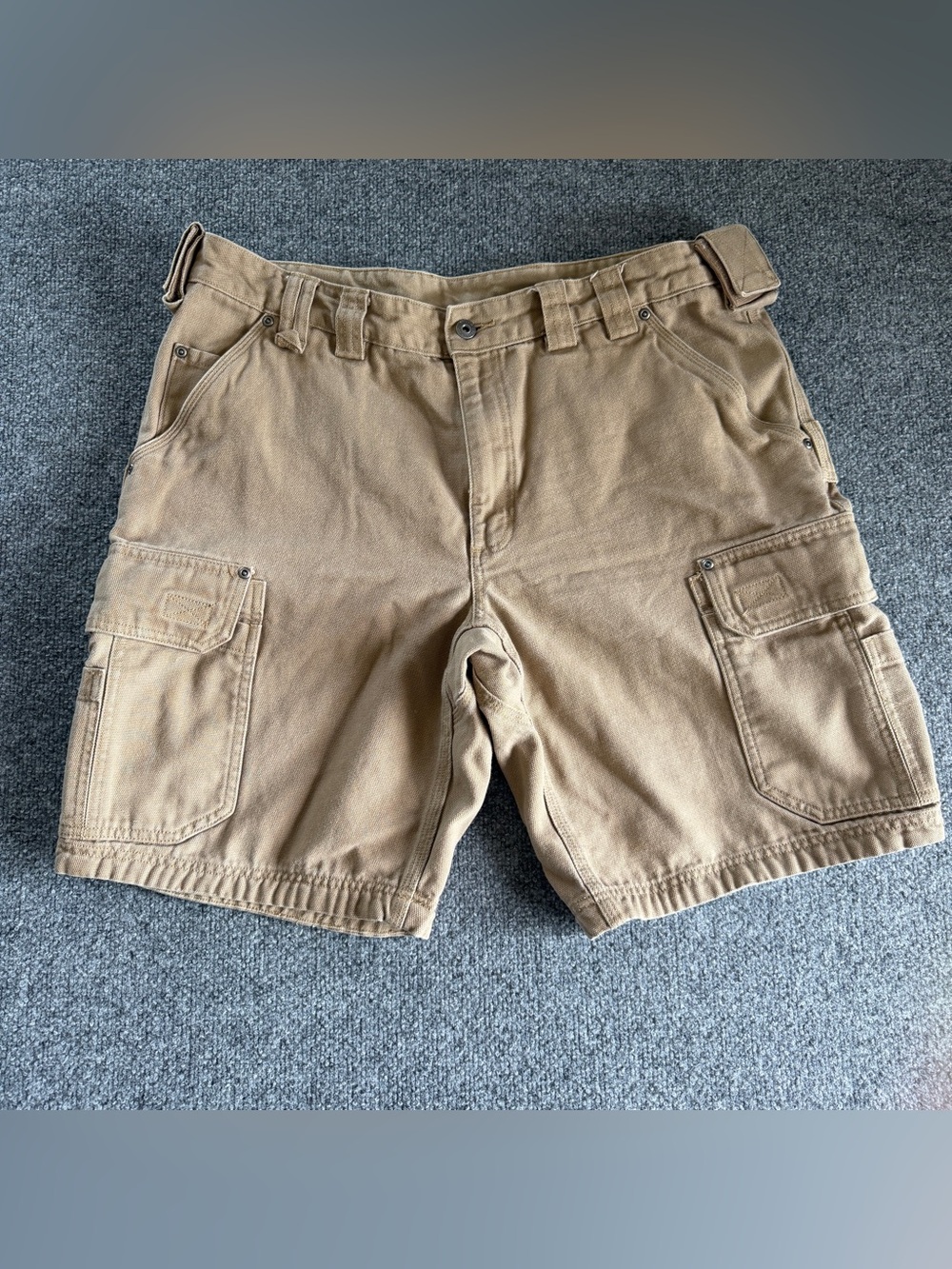 Duluth Trading Co Tan Cargo Shorts with Tool Pockets Heavy Men’s Size 40 Work